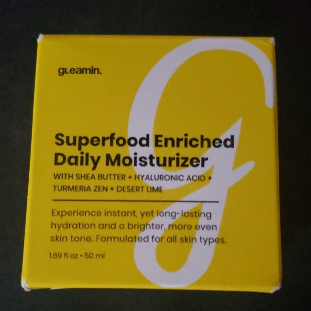 Gleamin Superfood Enriched Daily Moisturizer